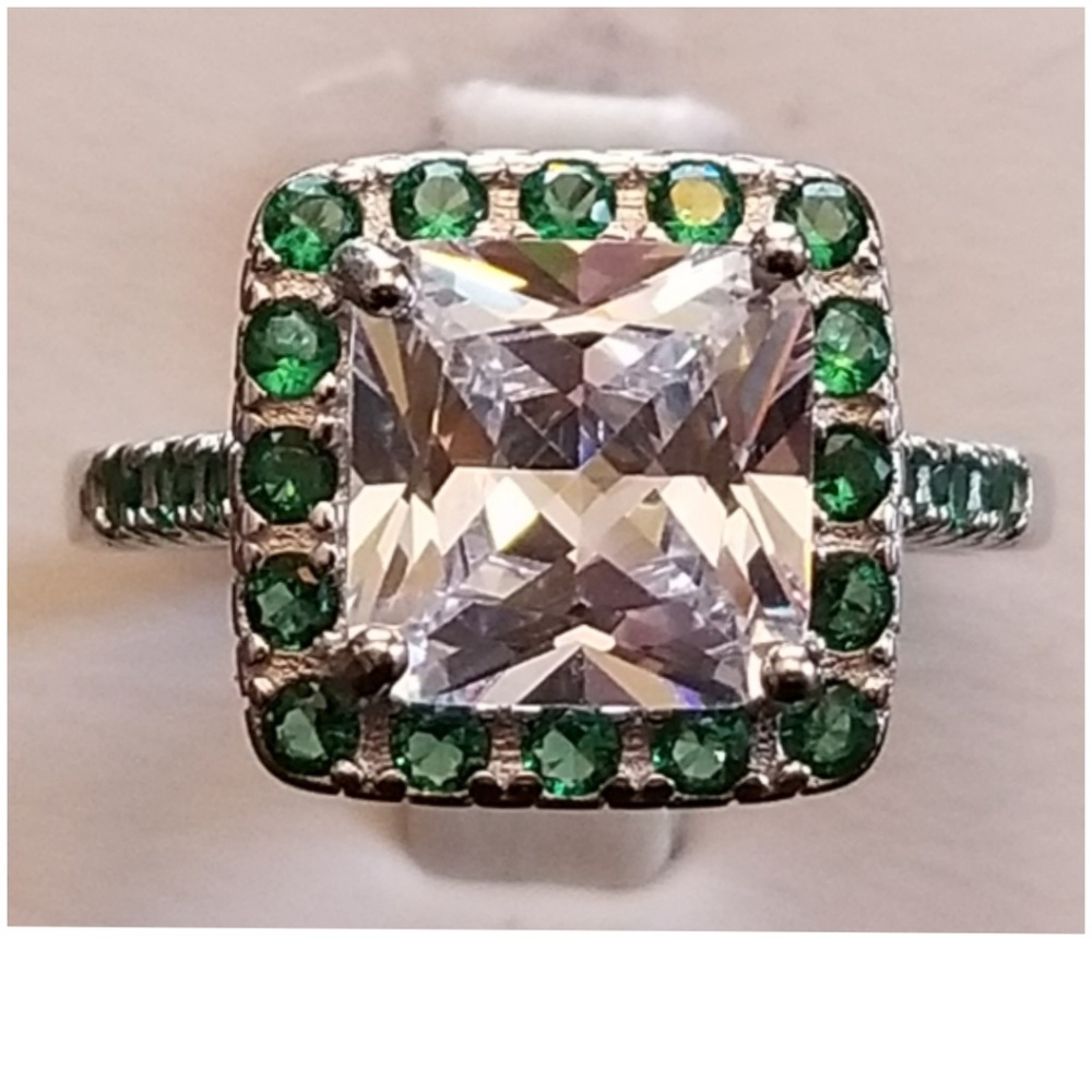 Genuine 6ct White Sapphire & Green Emerald Ring 8